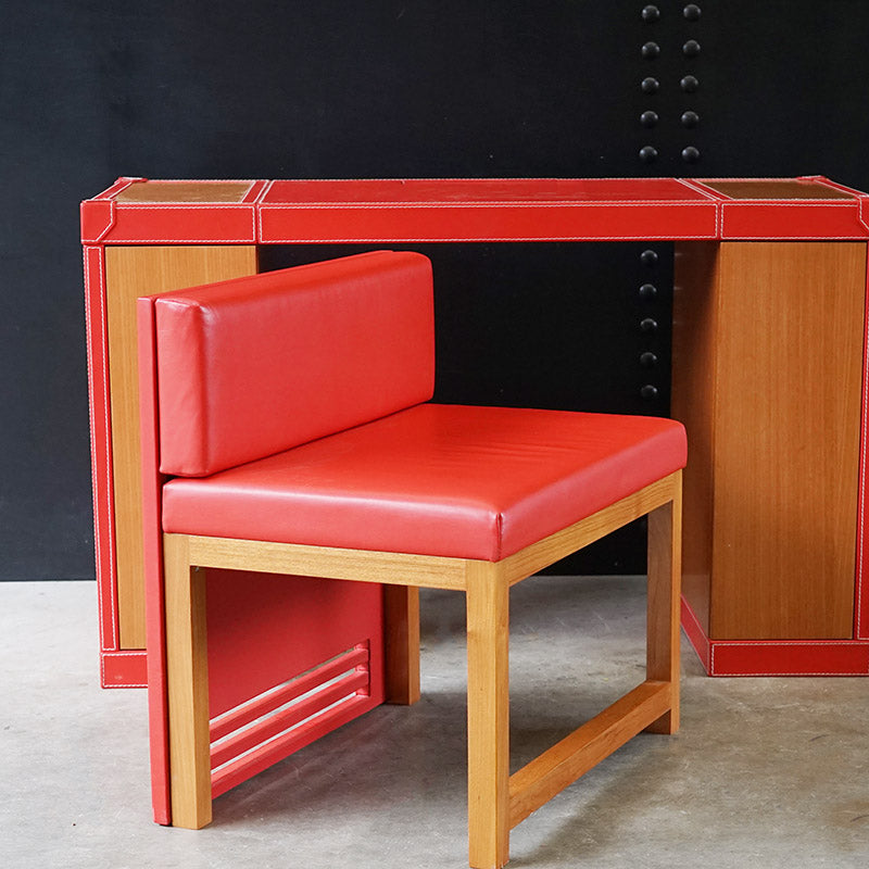 Contemporary Luxury Superyacht Desk – Red Trinity Marine