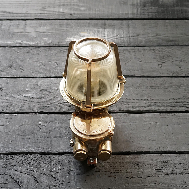 GDR Bronze Ships Bulkhead Light – EOW Trinity Marine