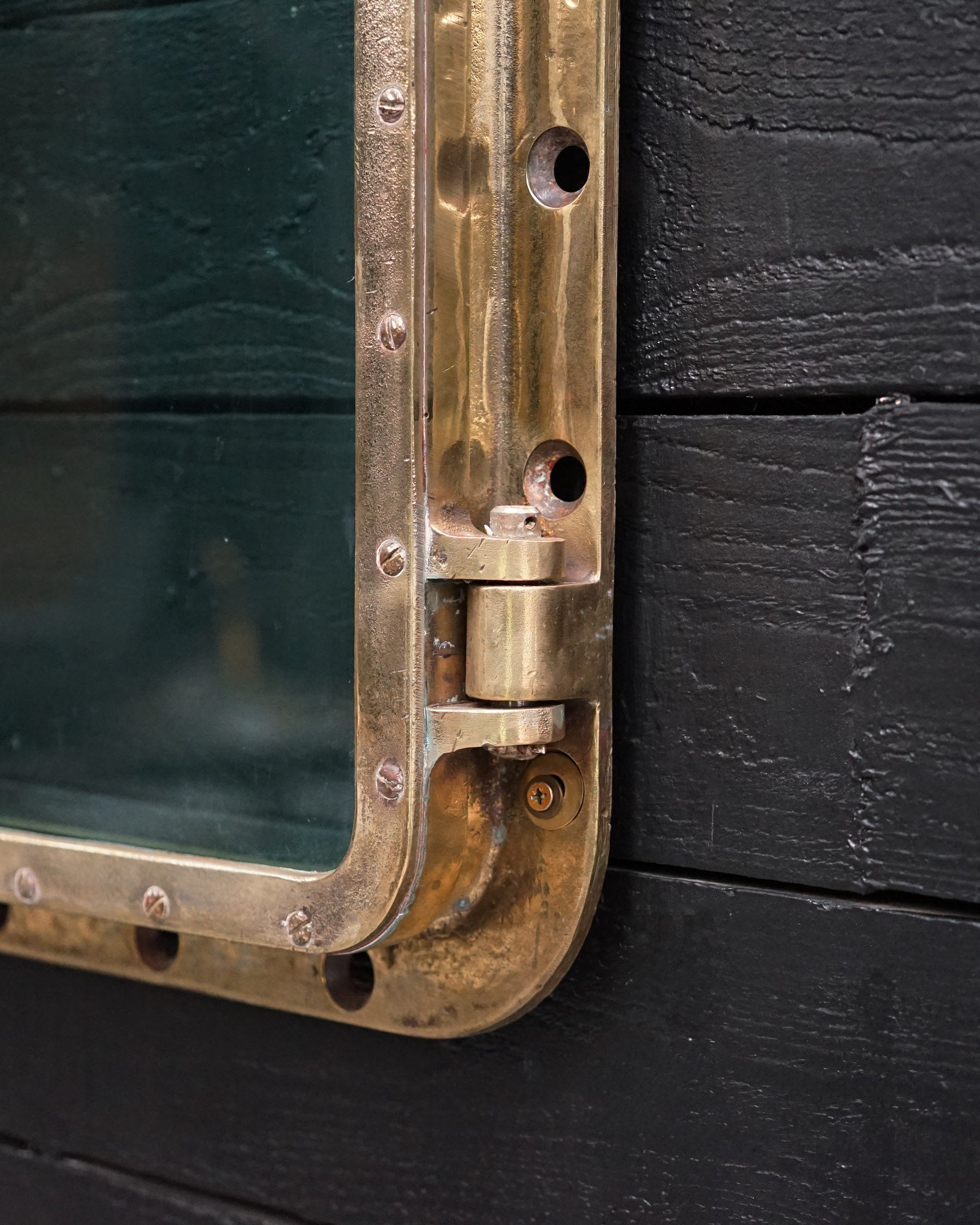 Opening Inside Key Brass Ships Windows - 70 x 50 Trinity Marine