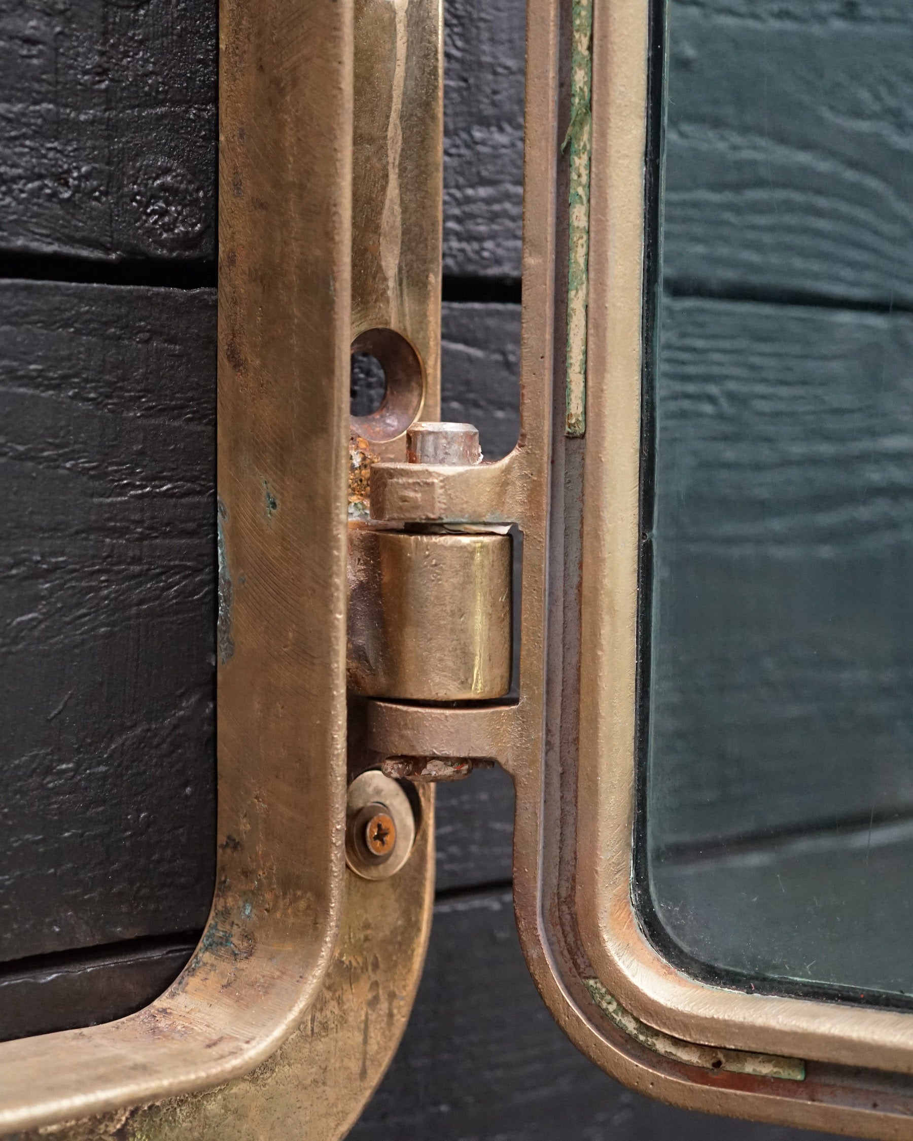 Opening Inside Key Brass Ships Windows - 70 x 50 Trinity Marine