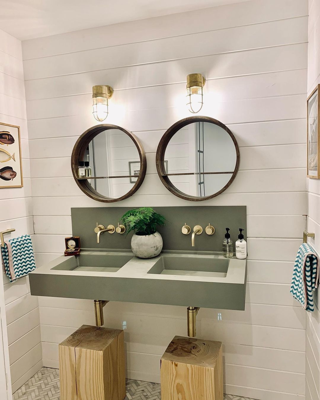 bathroom light