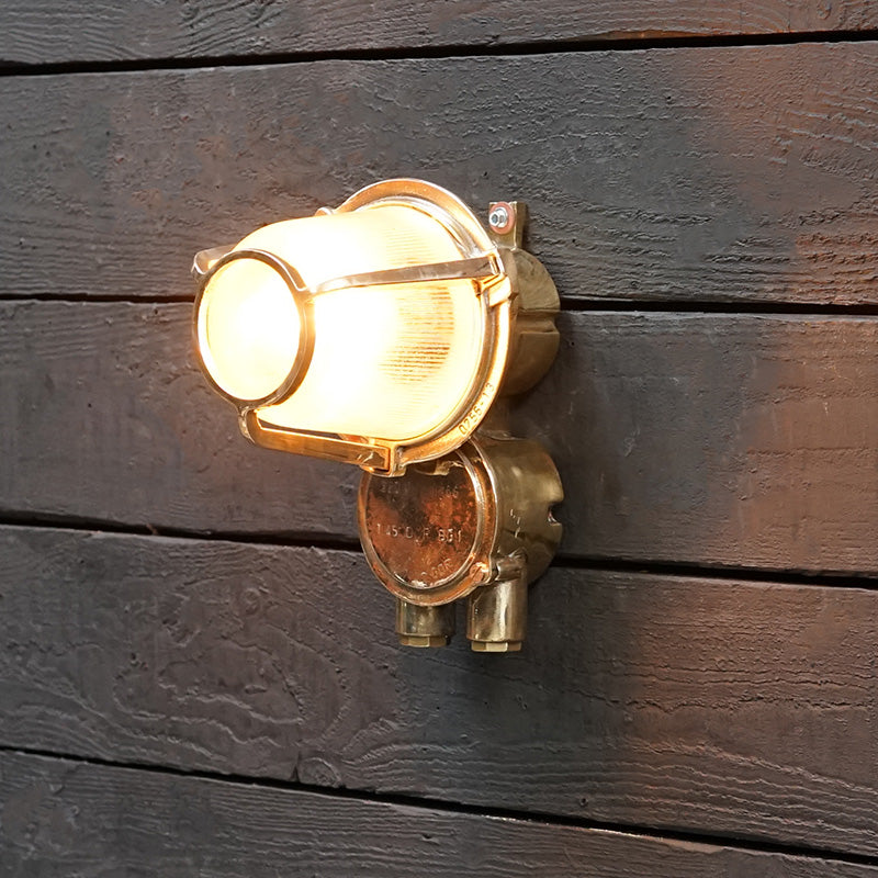 GDR Bronze Ships Bulkhead Light – EOW Trinity Marine