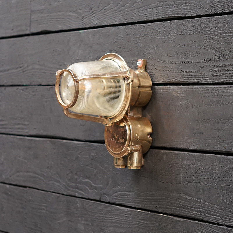 GDR Bronze Ships Bulkhead Light – EOW Trinity Marine