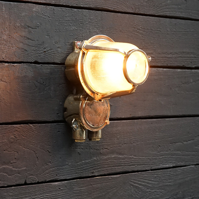 GDR Bronze Ships Bulkhead Light – EOW Trinity Marine