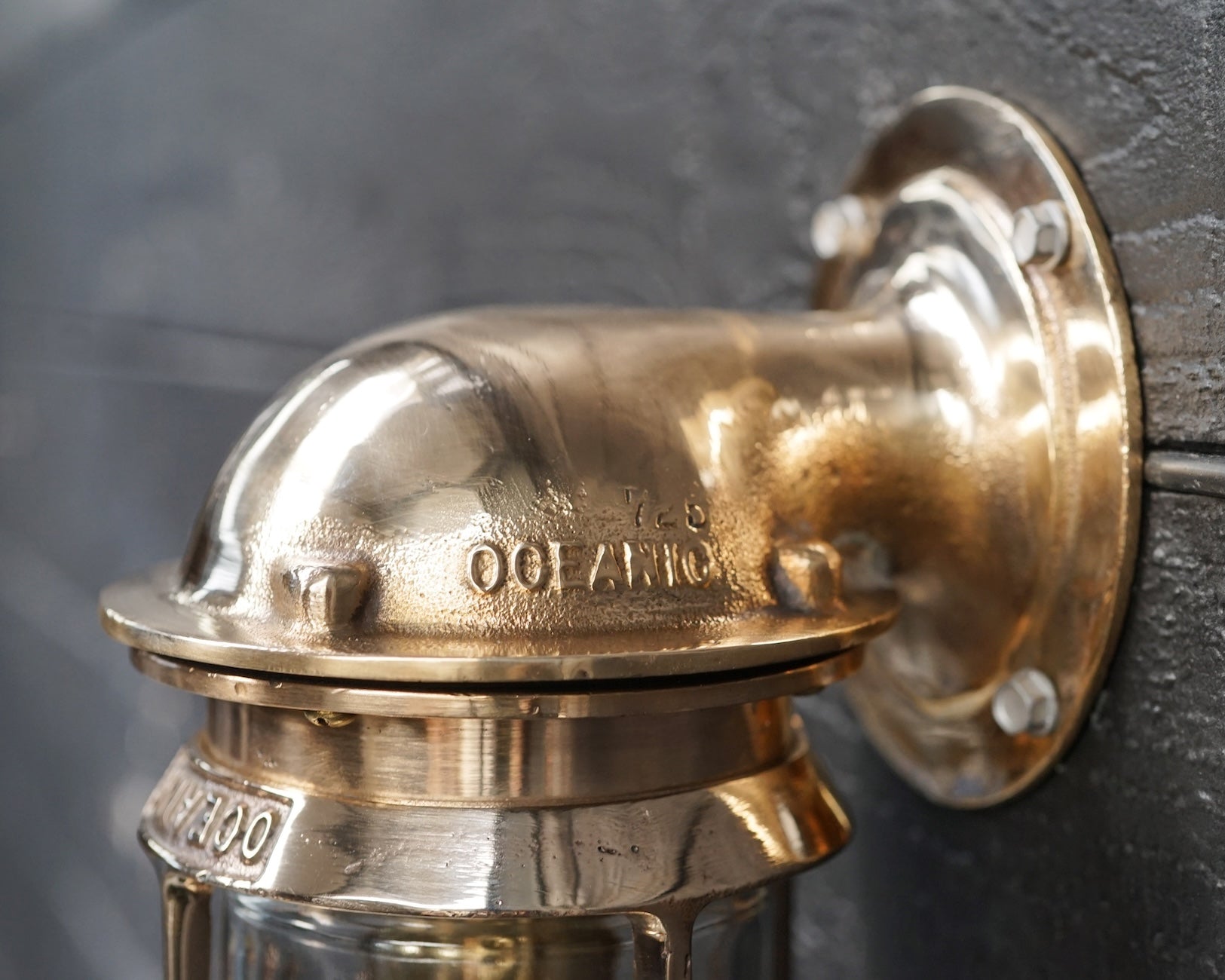 Iconic Oceanic USA Bronze Wall Light Trinity Marine