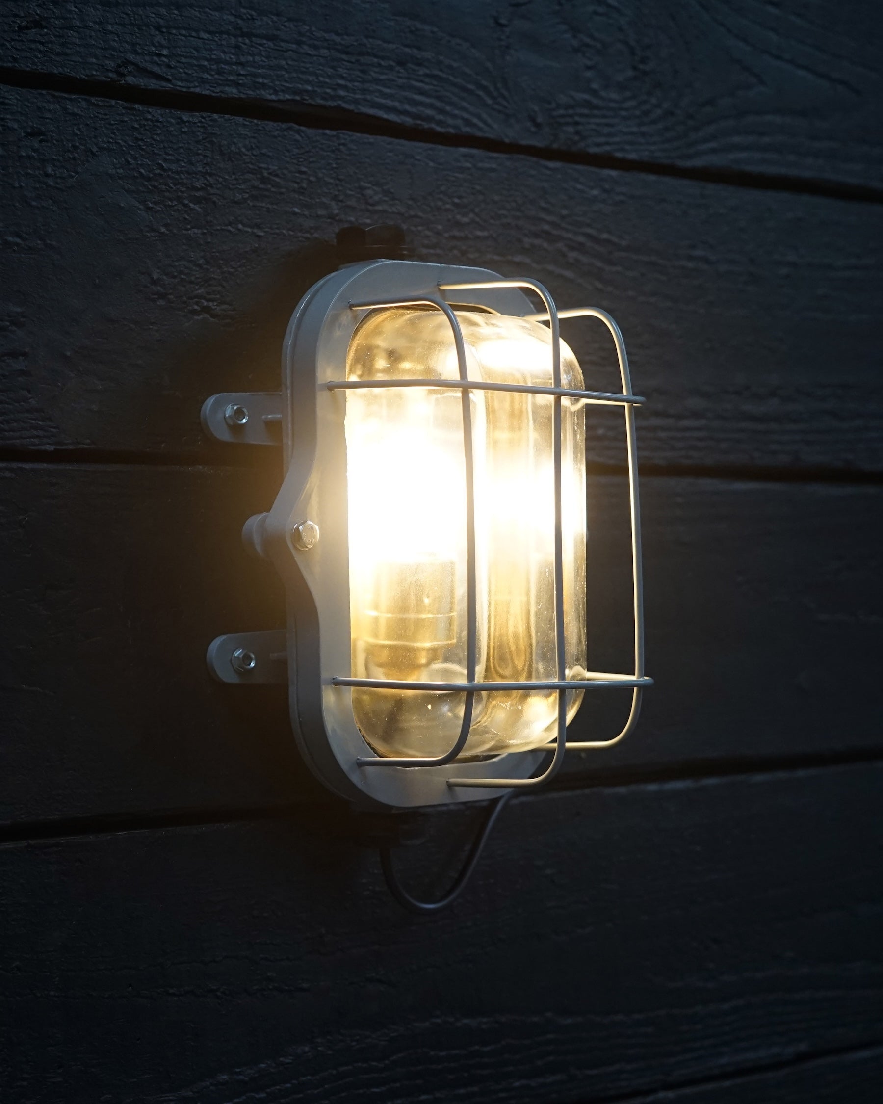 MV Saga Wave Grey Lozenge Bulkhead Trinity Marine