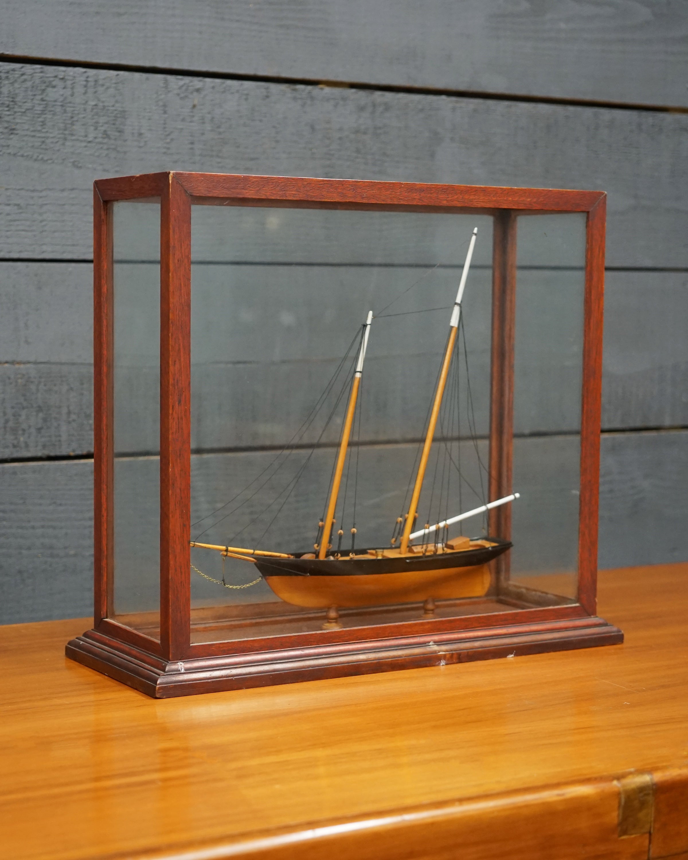 Cased Gaff-Rigged Yacht Model Trinity Marine