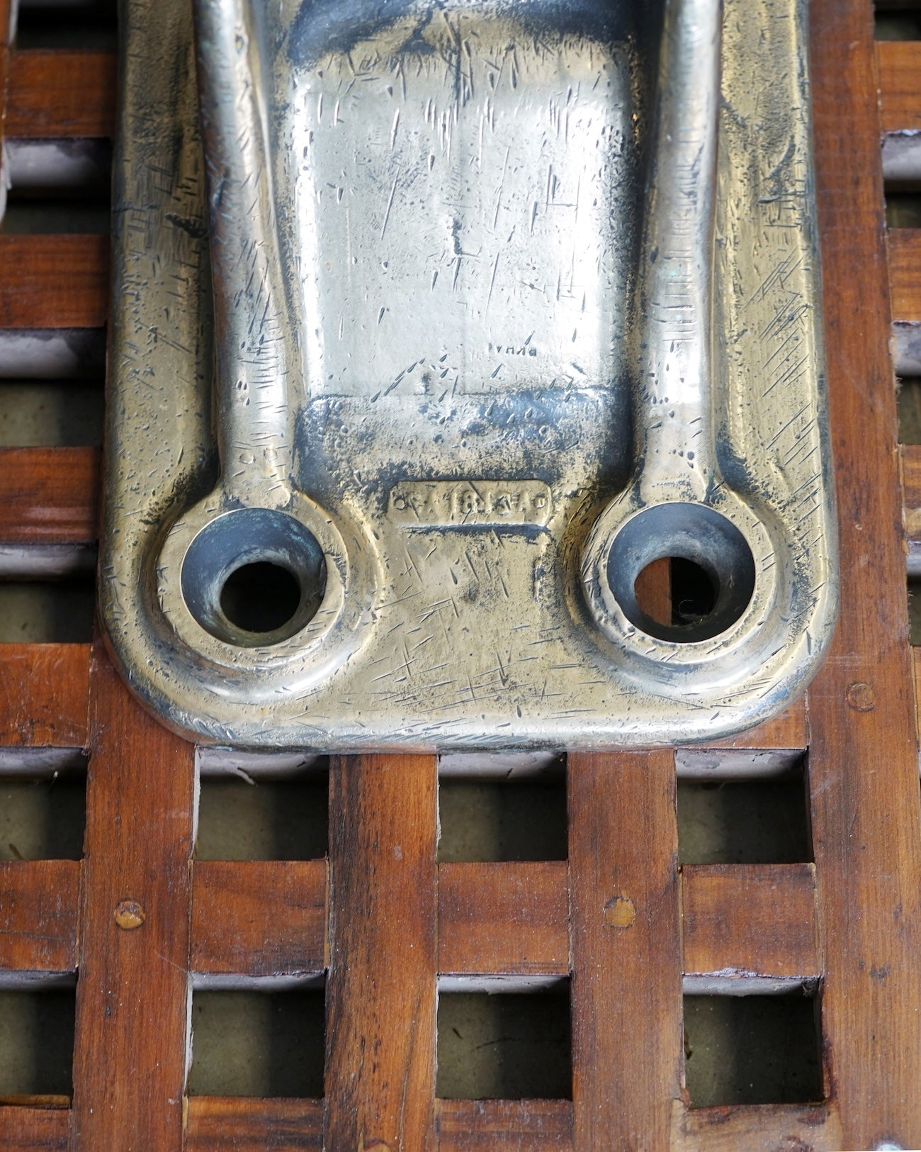 Bronze 50’s US Minesweeper ‘Dodge’ Double Horn Cleat - XL Trinity Marine